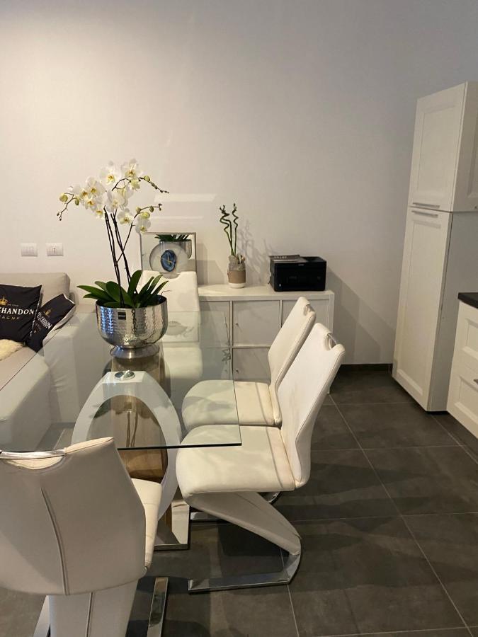 Decoluxe !Apartamento Con 1 Camera Da Letto , In Zona San Paolo , Via Martiniana Turin Exterior foto